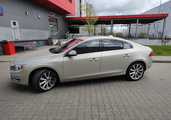 Volvo S60 cena 62900 przebieg: 141000, rok produkcji 2017 z Warszawa małe 232